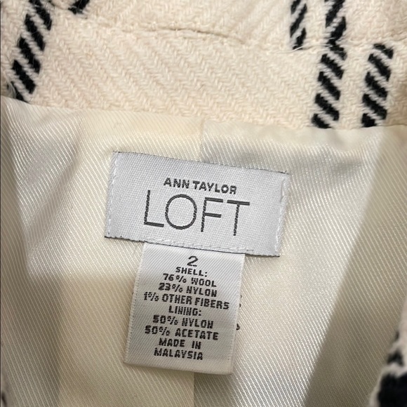 Ann Taylor LOFT Cream and Black Wool Coat with Plaid Design - Picture 3 of 6